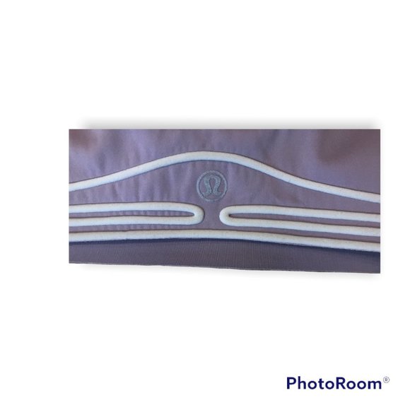 ☀️Host Pick☀️ LULULEMON GET IN LINE VIOLET CREAM YOGA BRA! Size 4 - Picture 8 of 8